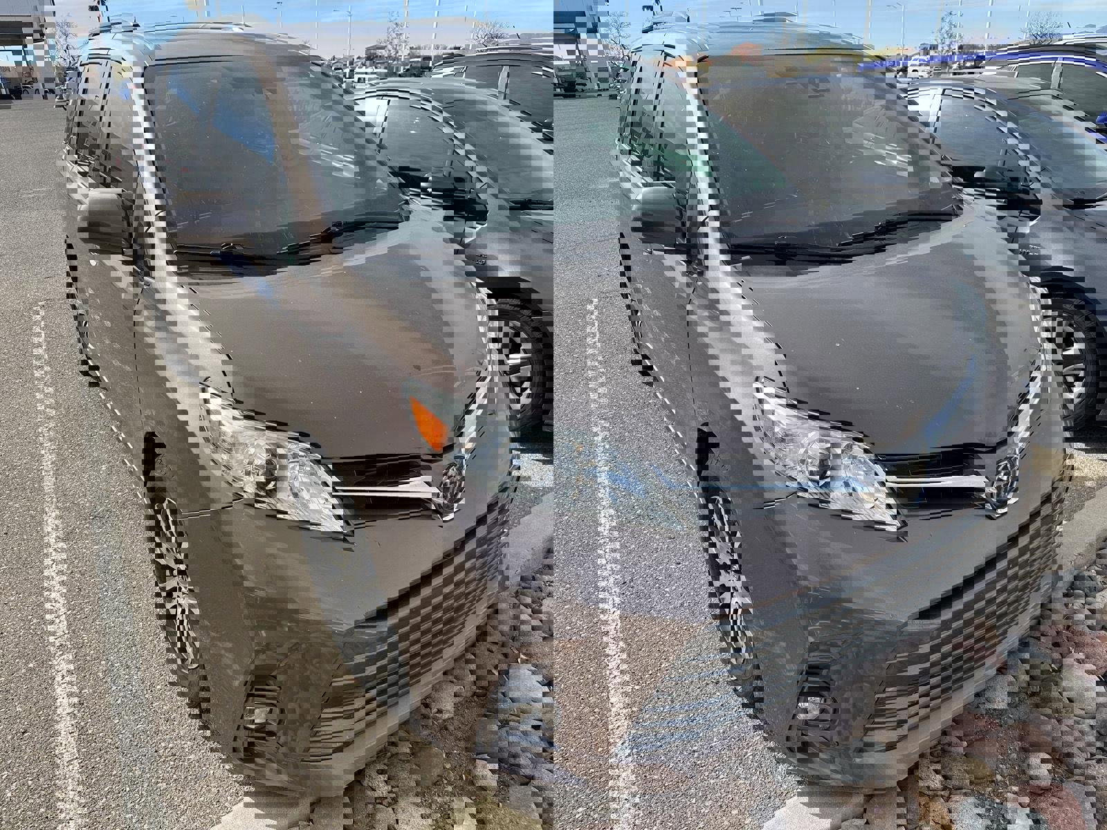 Used 2018 Toyota Sienna XLE w/ XLE Navigation Package image 6