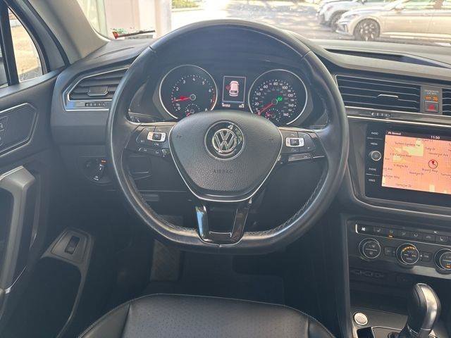 Used 2018 Volkswagen Tiguan SEL AWD/4WD image 13