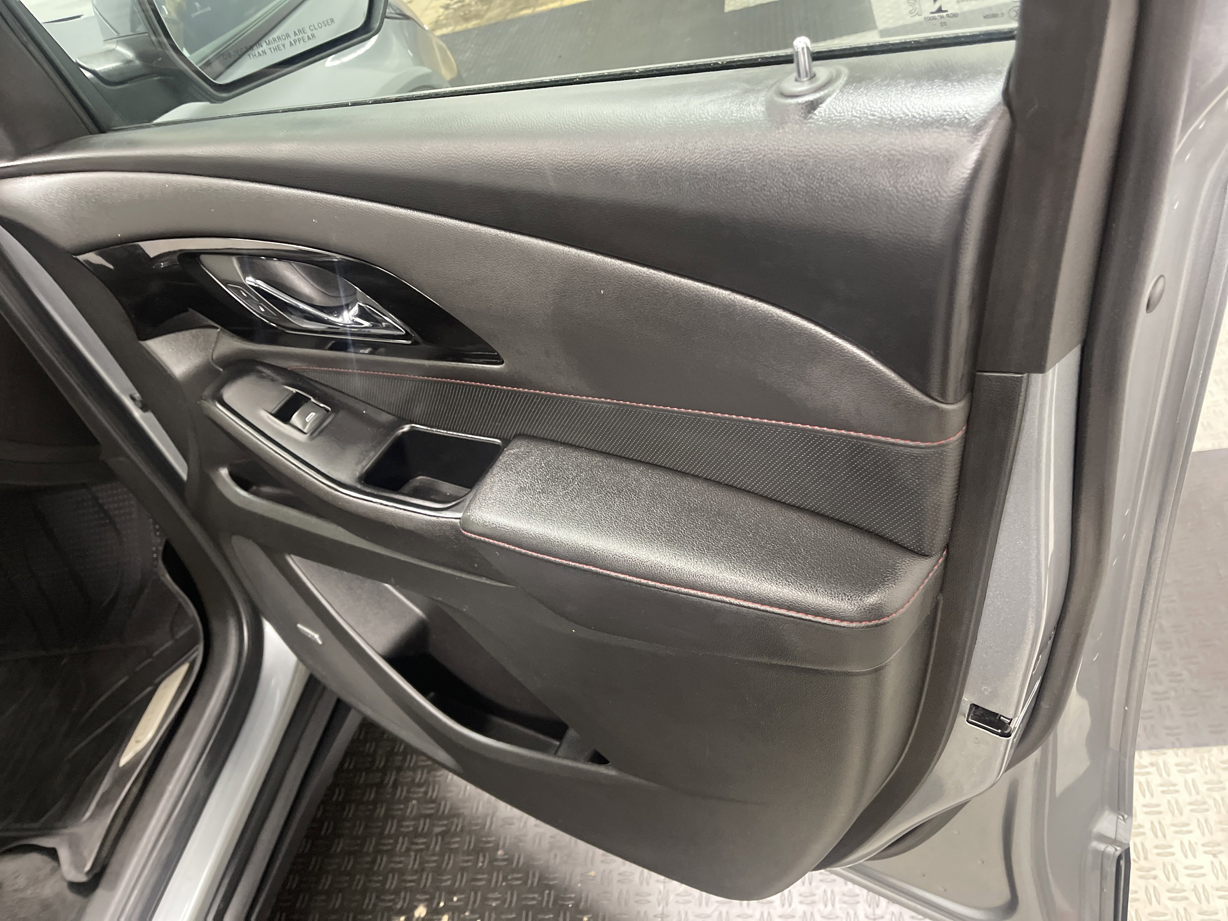 Used 2023 Chevrolet Traverse RS w/ LPO, Floor Liner Package image 26