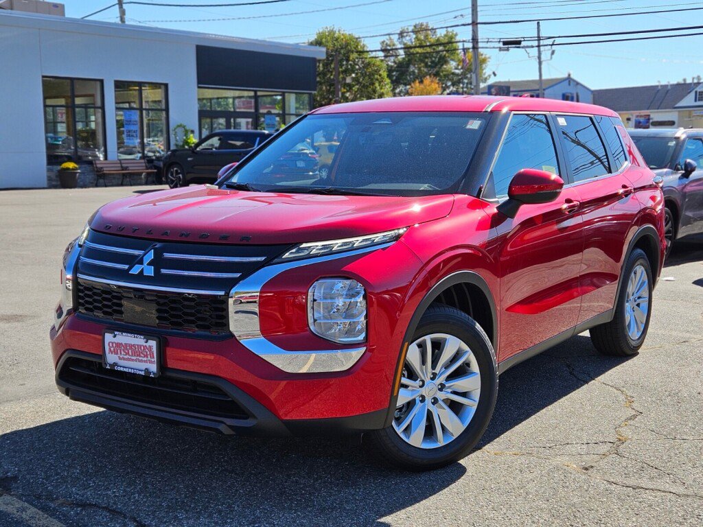 New 2025 Mitsubishi Outlander ES image 1