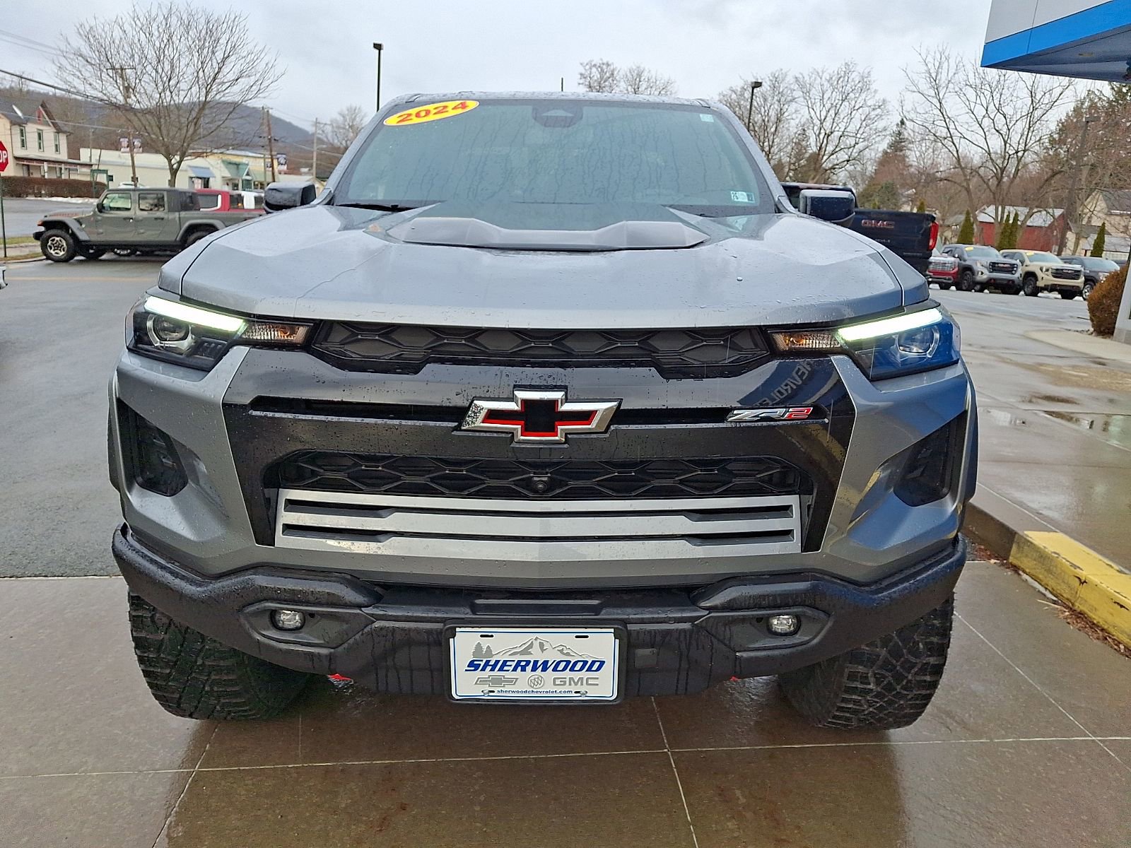 Used 2024 Chevrolet Colorado ZR2 w/ ZR2 Bison Edition image 2