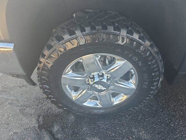 Used 2020 Chevrolet Silverado 2500 LTZ w/ LTZ Convenience Package image 11