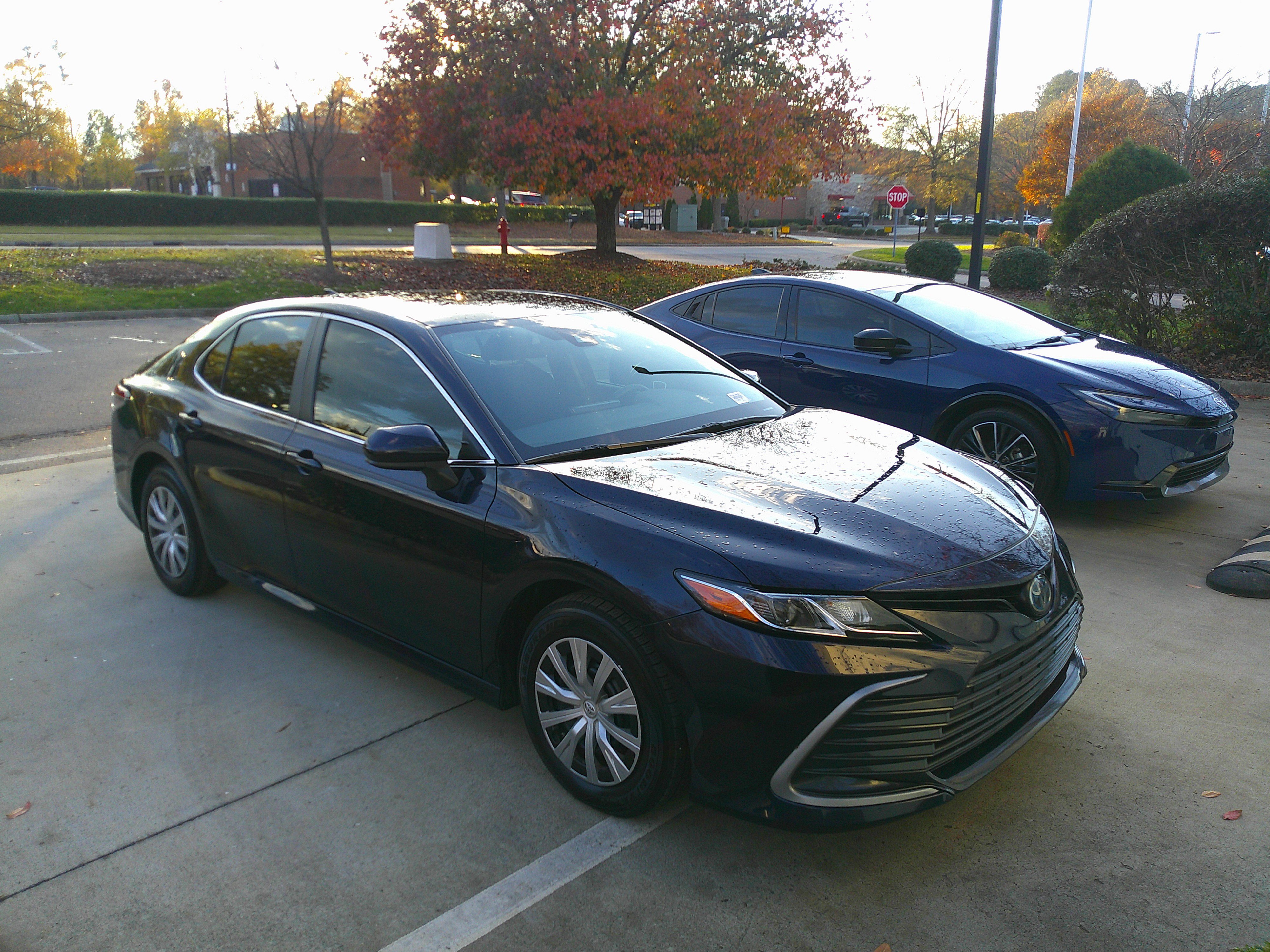 Used 2022 Toyota Camry LE image 2