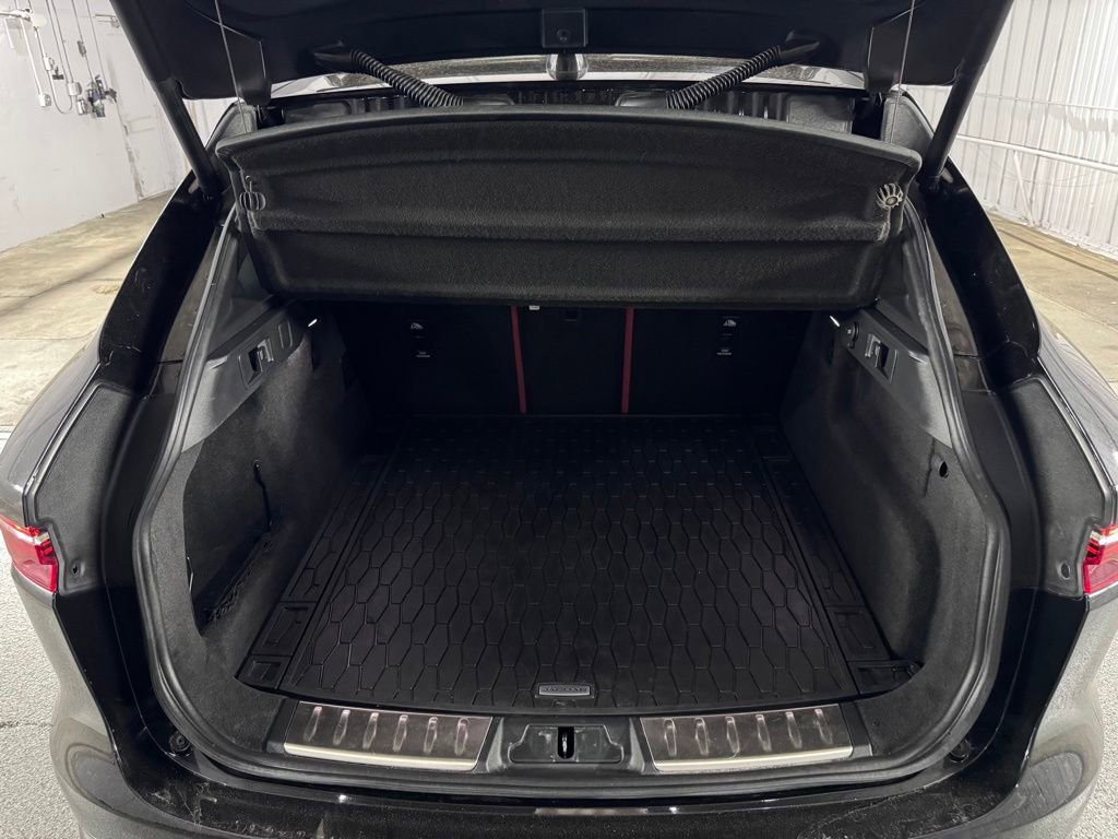 Used 2021 Jaguar F-PACE R-Dynamic S AWD/4WD image 54