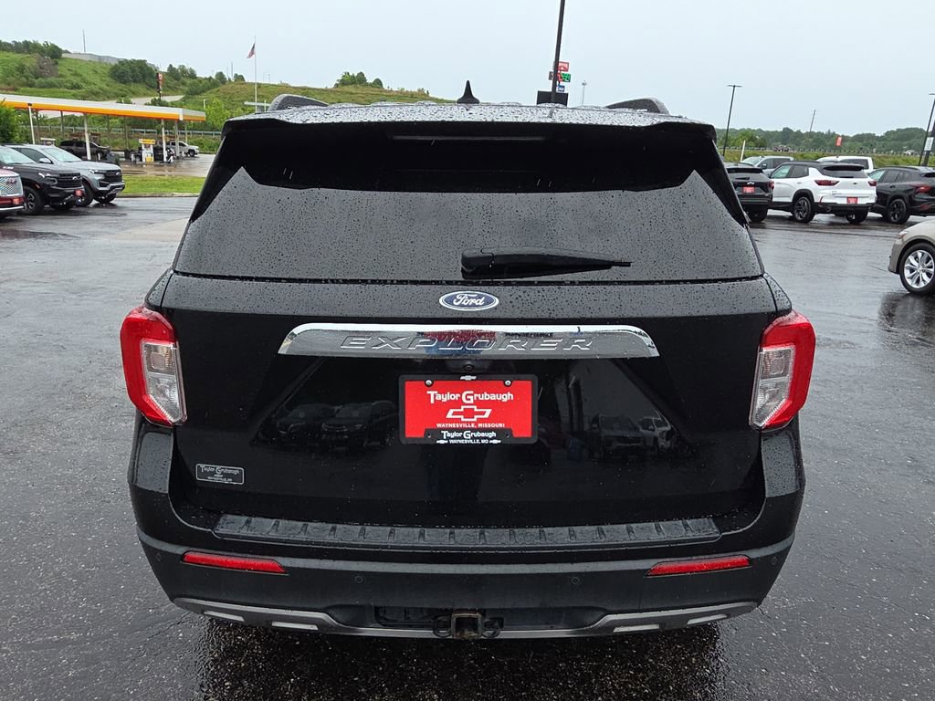 Used 2022 Ford Explorer XLT w/ Equipment Group 202A AWD/4WD image 7