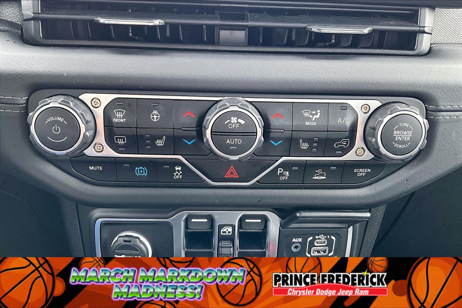 Used 2025 Jeep Wrangler Sahara w/ Safety Group image 26