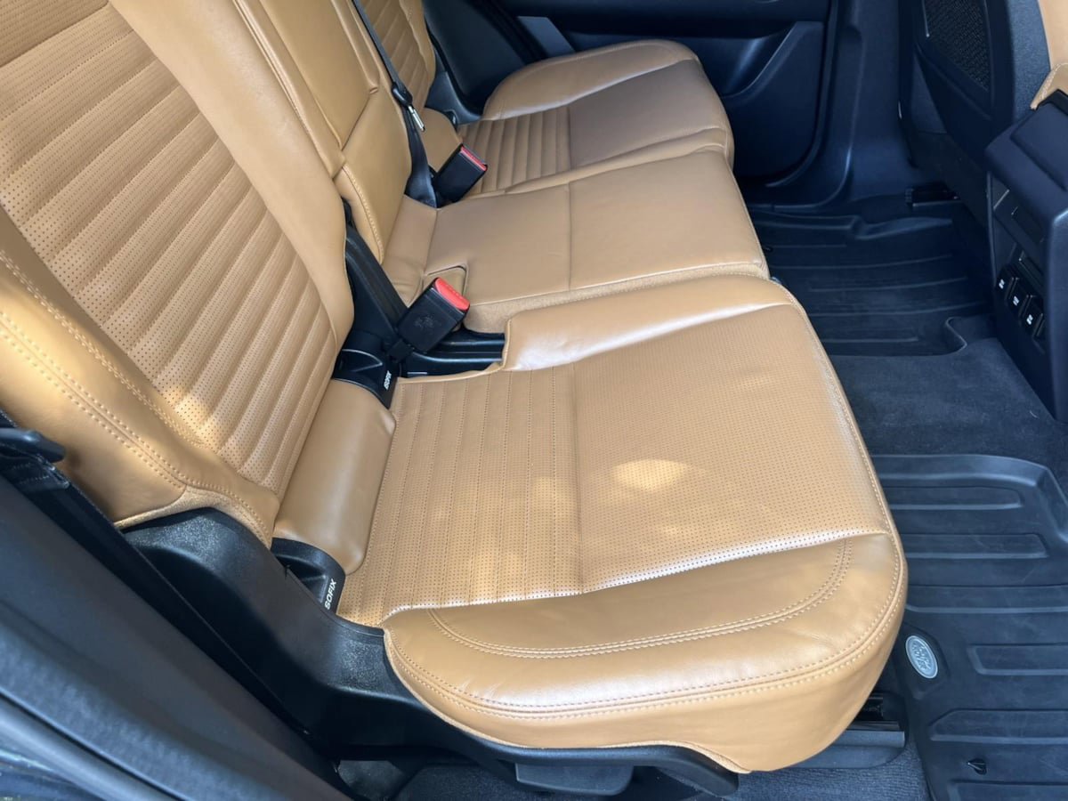 Used 2018 Land Rover Discovery Sport HSE Luxury AWD/4WD image 32