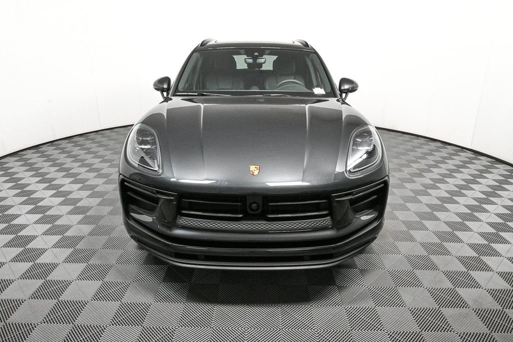 Certified 2026 Porsche Macan image 36