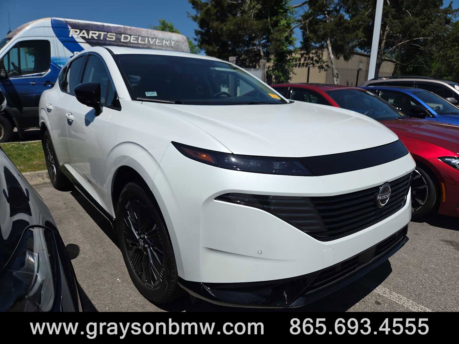 Used 2025 Nissan Murano Platinum w/ Cargo Package AWD/4WD image 1