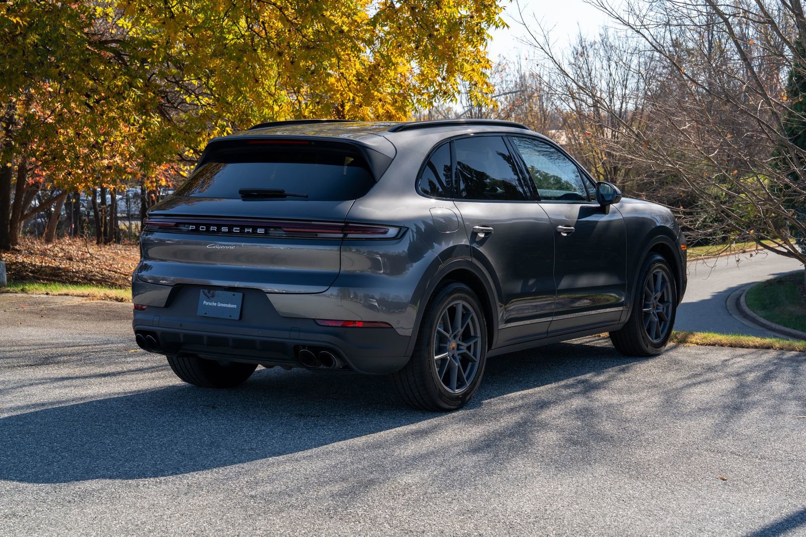 Certified 2025 Porsche Cayenne image 7
