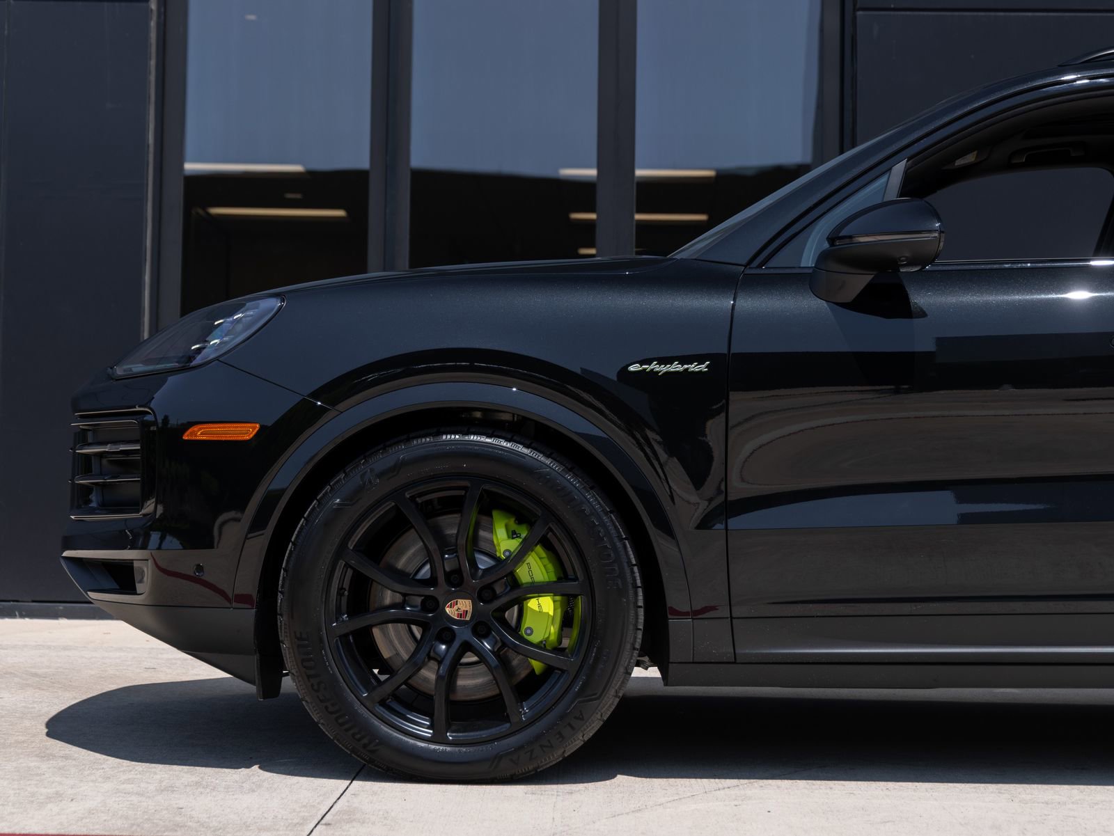 Certified 2025 Porsche Cayenne E-Hybrid AWD/4WD image 13