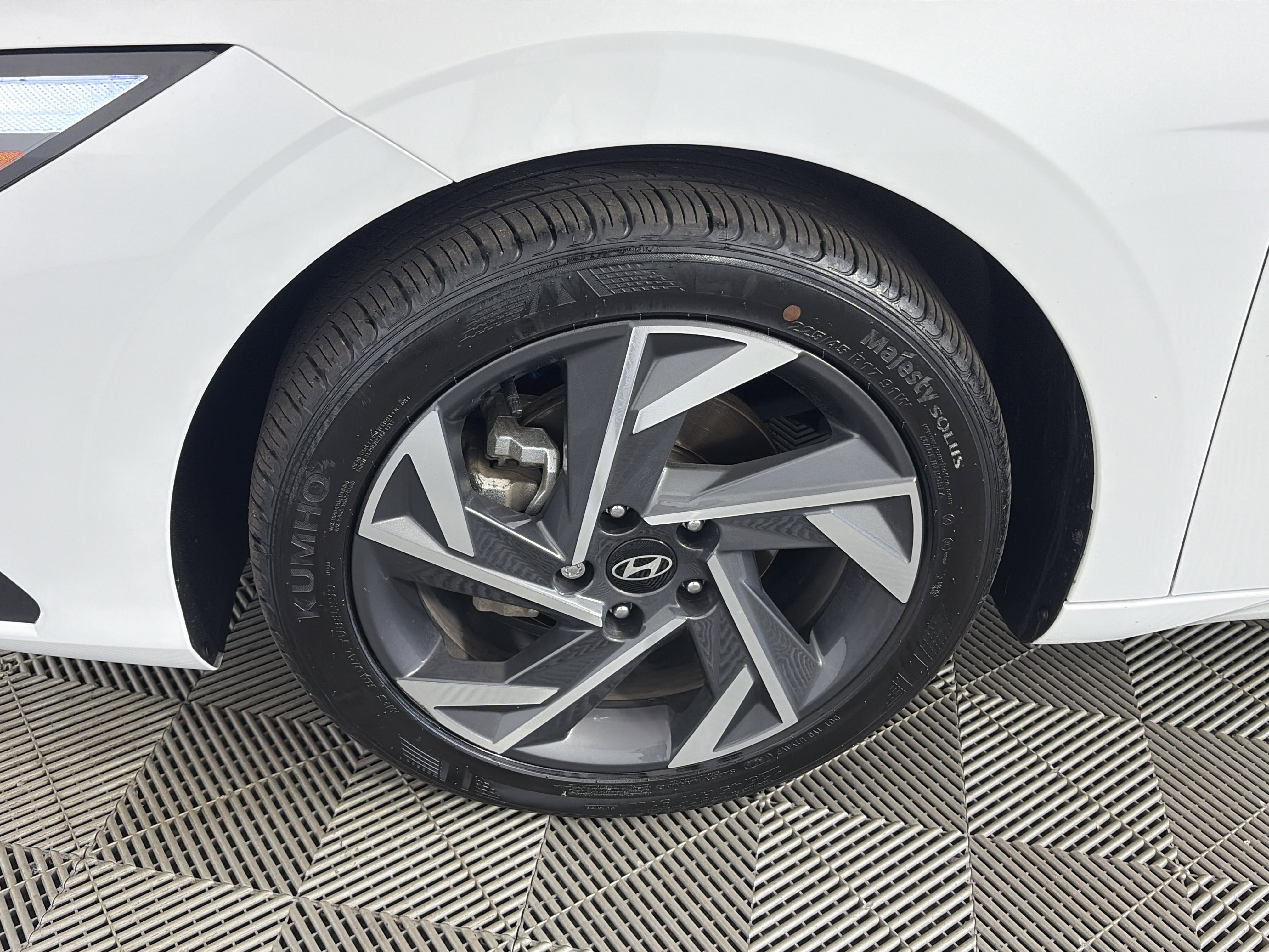 Certified 2025 Hyundai Elantra Sport FWD image 13