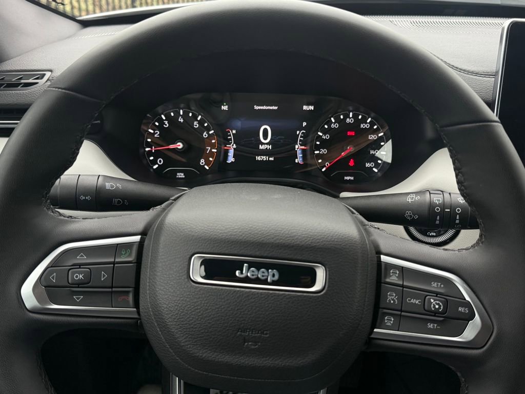 Used 2024 Jeep Compass Limited w/ Sun and Sound Group image 19