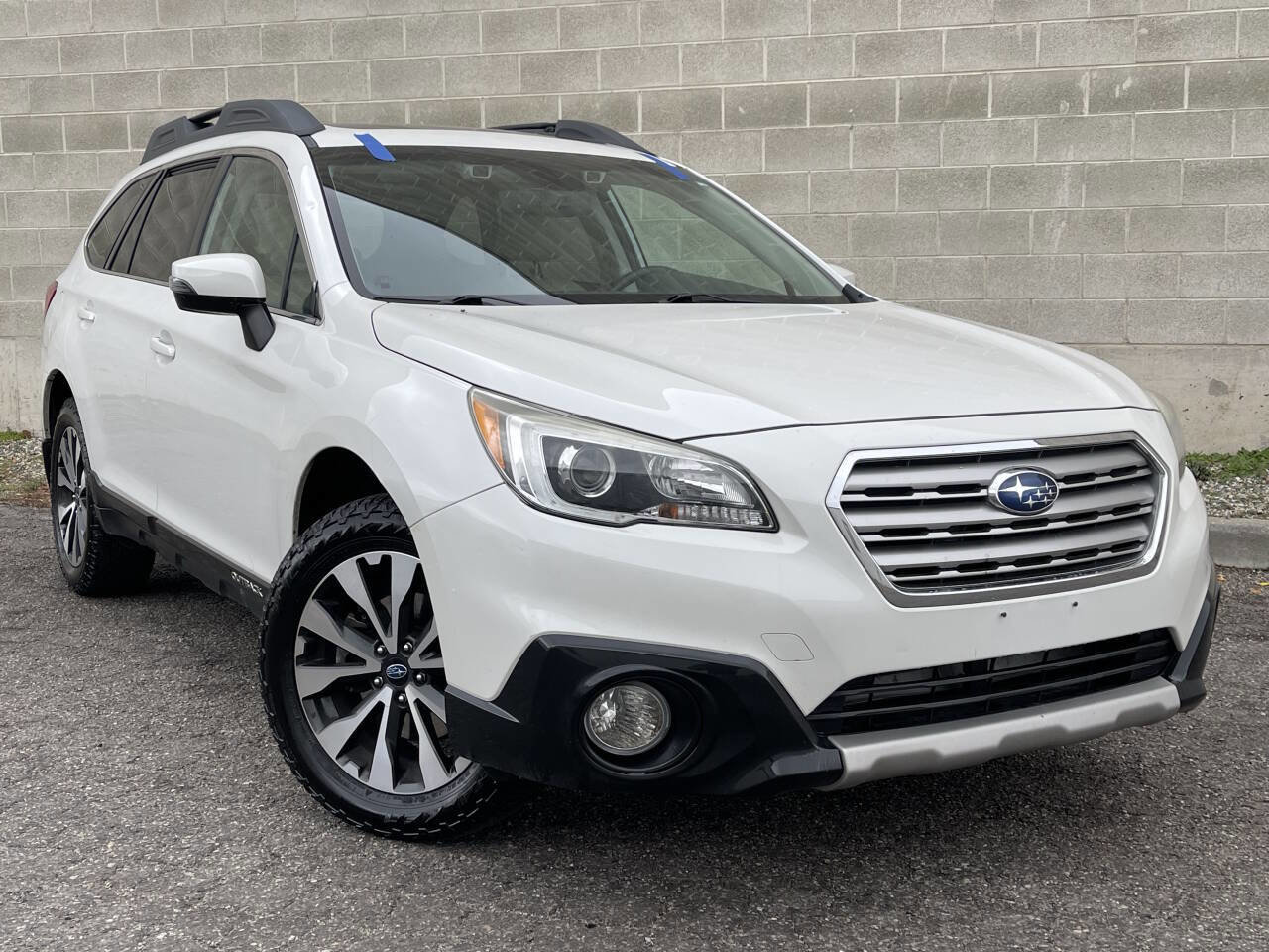 Used 2017 Subaru Outback 3.6R Limited image 2