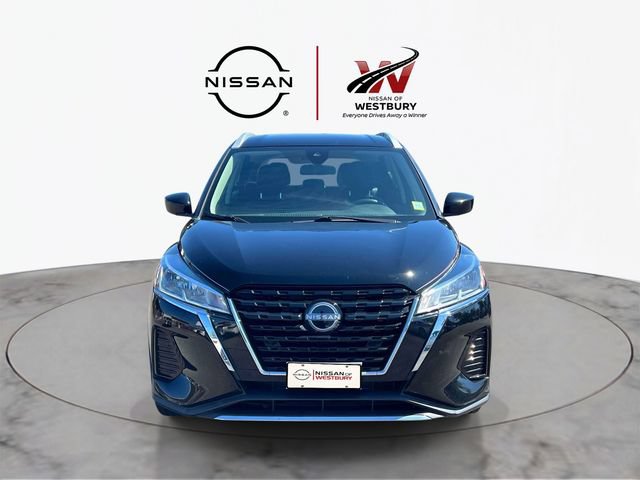 Used 2023 Nissan Kicks SV FWD image 2