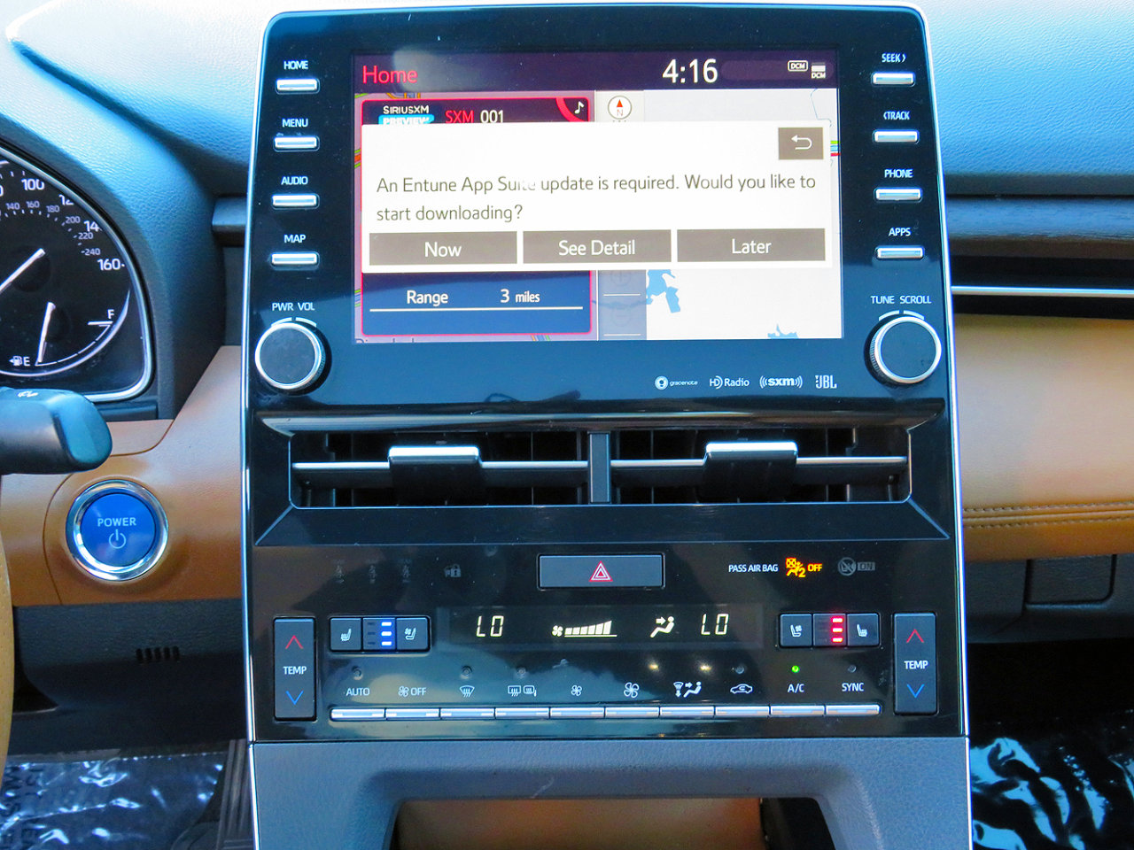 Used 2019 Toyota Avalon Limited image 23