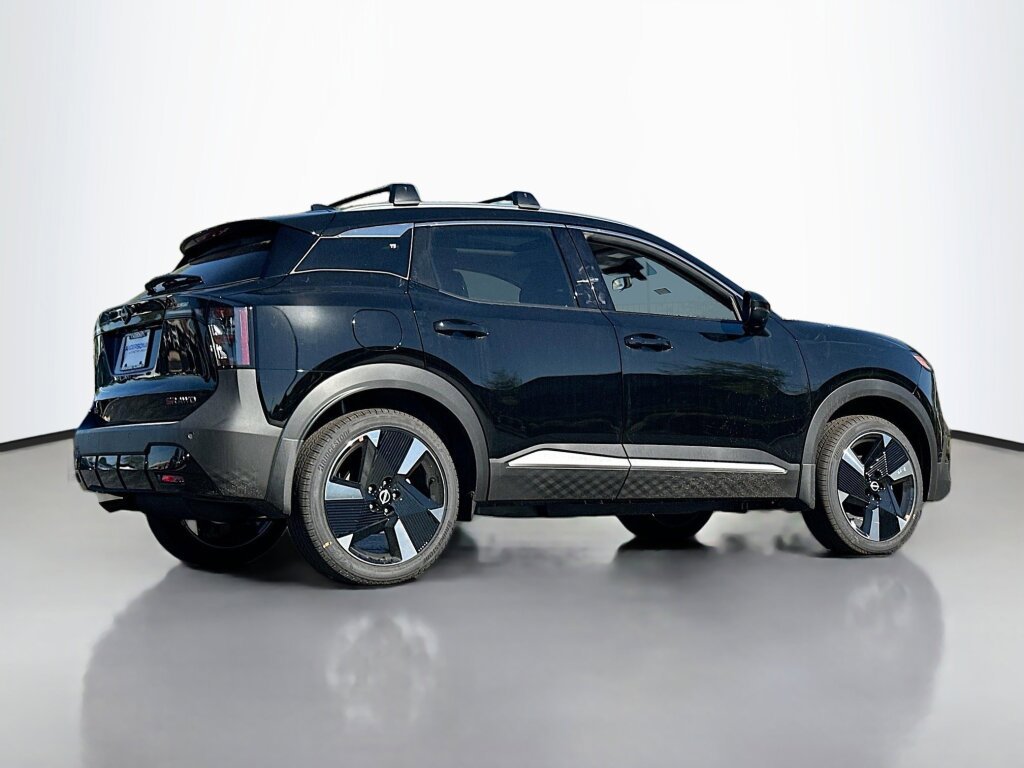 New 2026 Nissan Kicks SR w/ SR Premium Package image 2