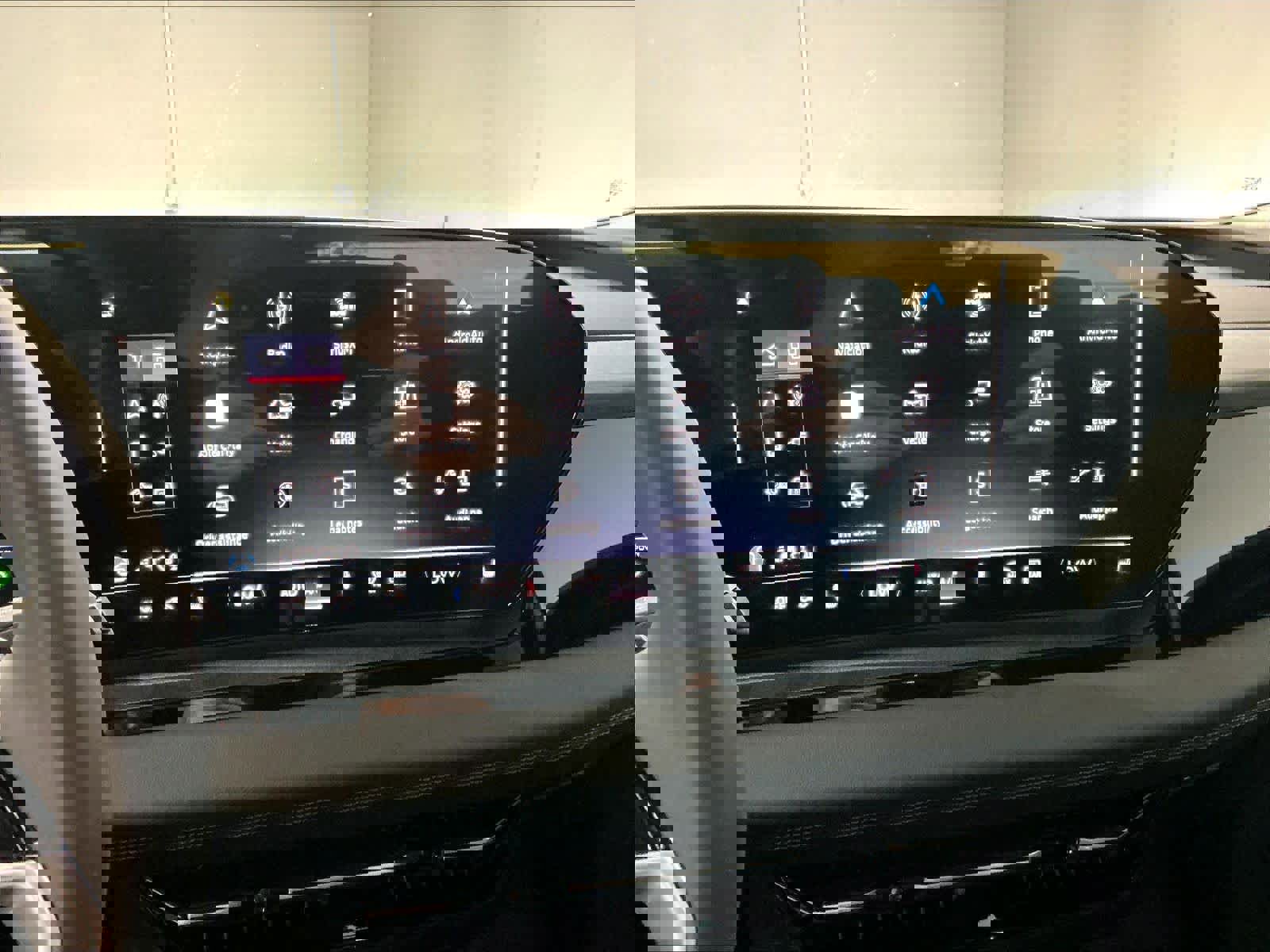 Used 2025 Audi Q6 e-tron Premium w/ Convenience Package image 22