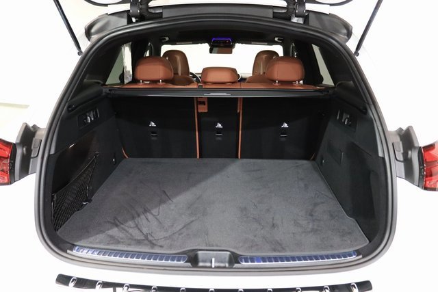 Used 2024 Mercedes-Benz GLC 300 4MATIC w/ Driver Assistance Package image 31