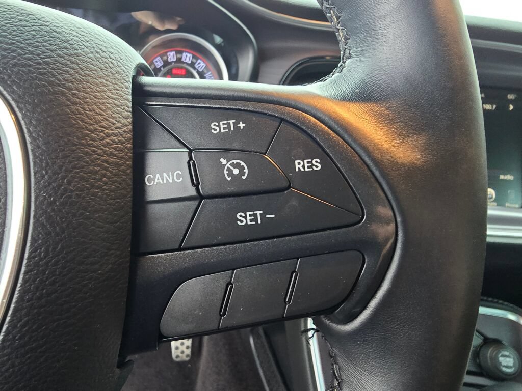 Used 2016 Dodge Challenger R/T Scat Pack w/ Technology Group RWD image 21