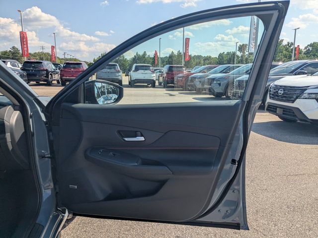 New 2026 Nissan Sentra SR w/ SR Premium Package FWD image 32