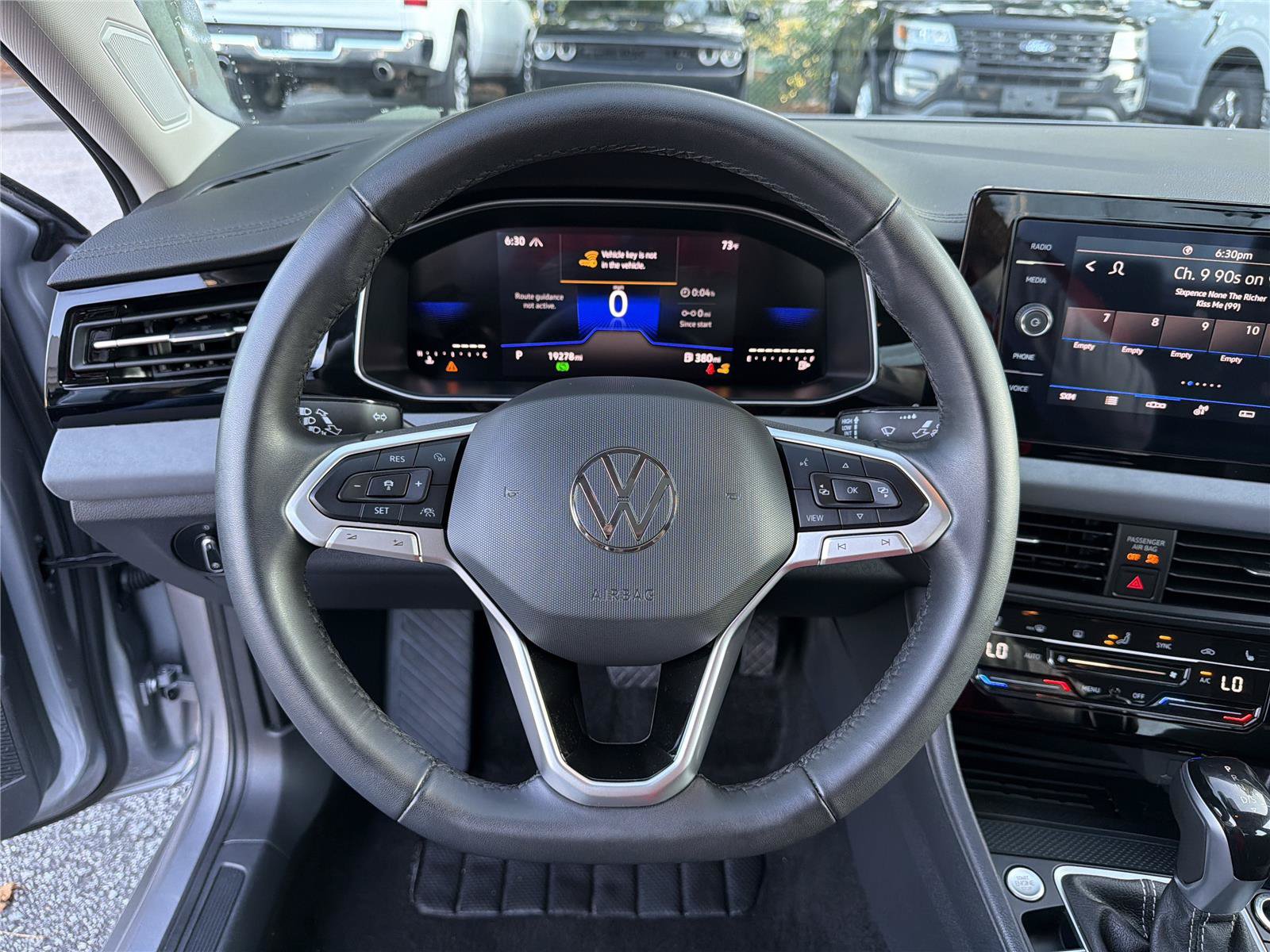Used 2026 Volkswagen Jetta SE FWD image 22