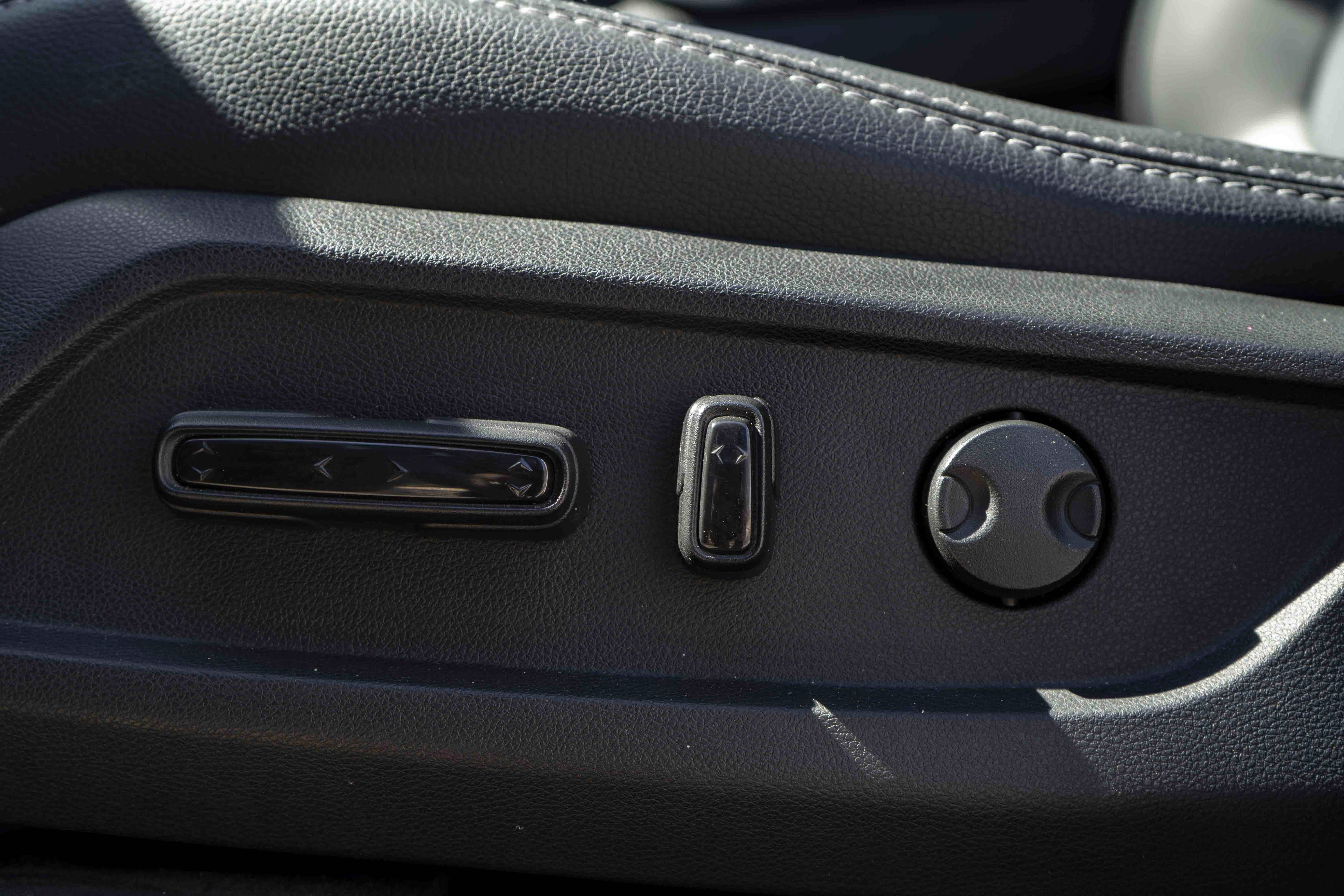 Used 2025 Honda Pilot EX-L image 36