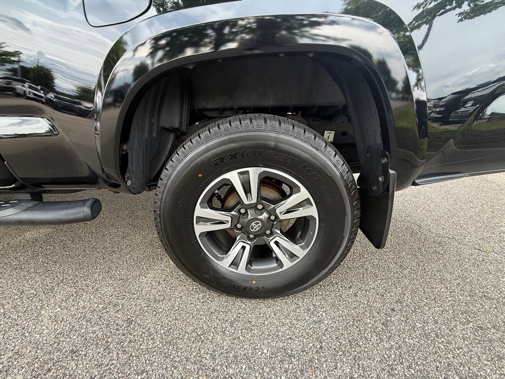 Used 2017 Toyota Tacoma TRD Sport w/ Tow Package (A/T) AWD/4WD image 26