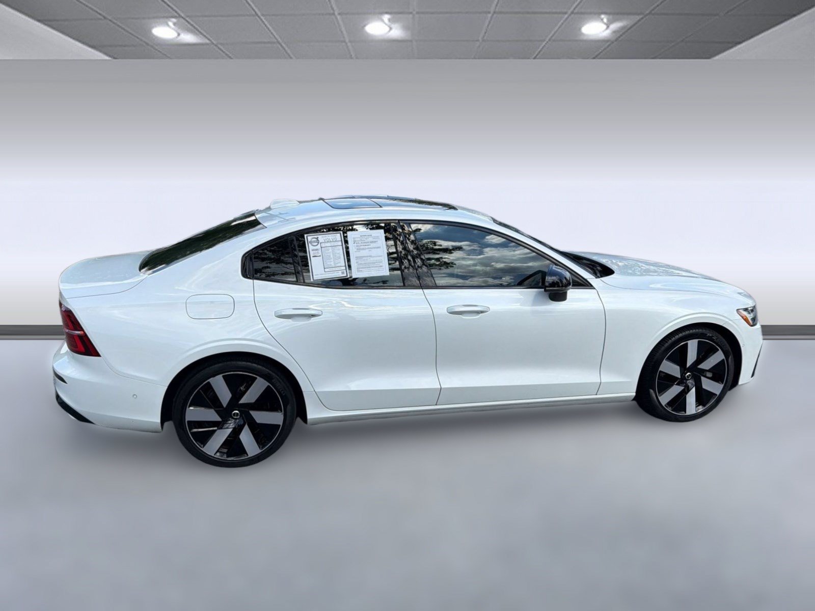 Used 2024 Volvo S60 T8 Plus w/ Climate Package AWD/4WD image 8