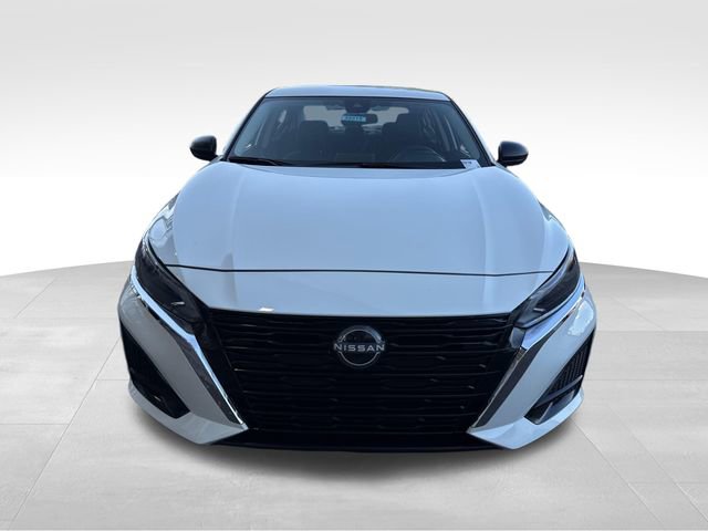 Used 2025 Nissan Altima 2.5 SV FWD image 8