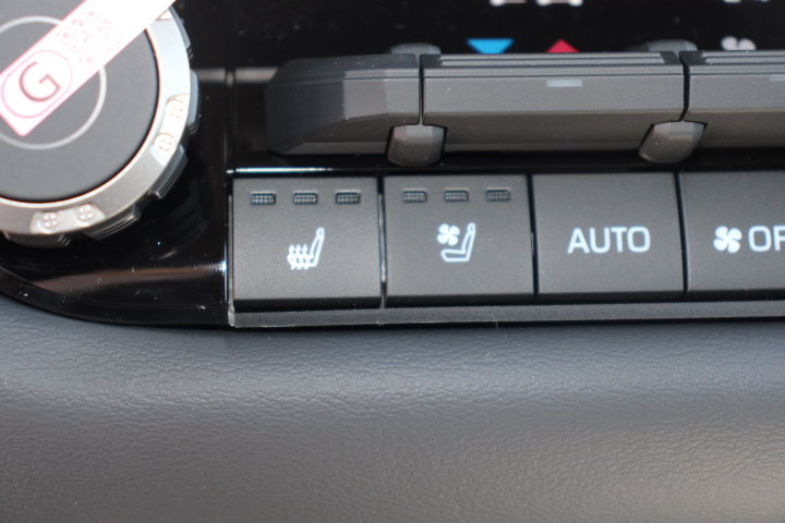 New 2026 Toyota Sequoia Platinum AWD/4WD image 21