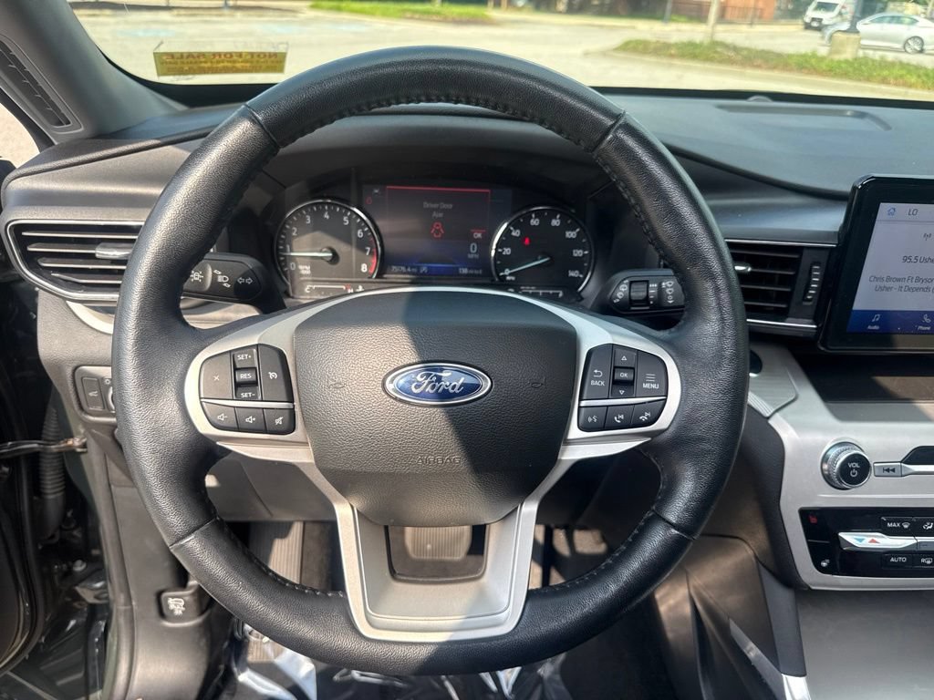 Used 2022 Ford Explorer XLT w/ Equipment Group 202A AWD/4WD image 15