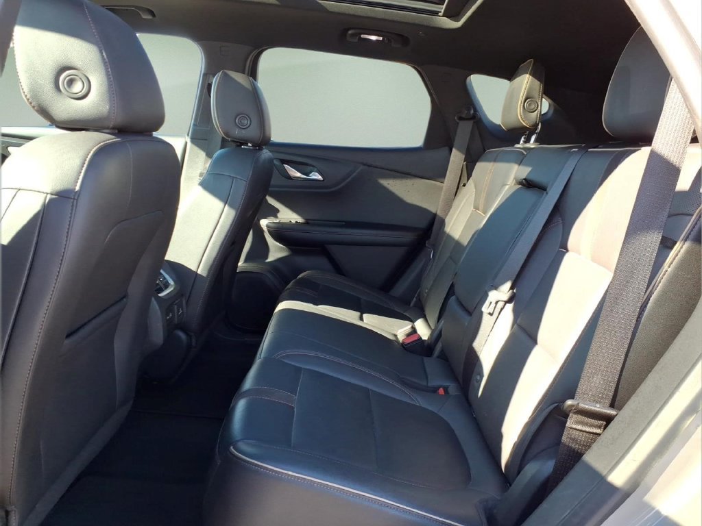 Used 2021 Chevrolet Blazer Premier w/ Driver Confidence II Package FWD image 9