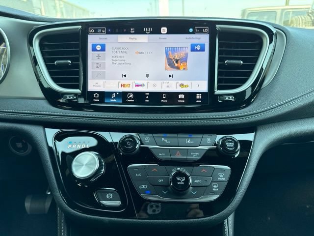 New 2027 Chrysler Pacifica Limited w/ Family Tech Group FWD image 17