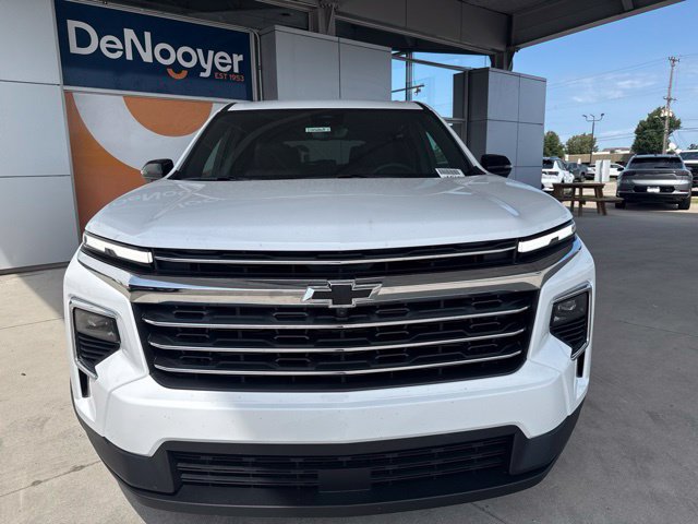New 2026 Chevrolet Traverse LT w/ Driver Confidence Package AWD/4WD image 2