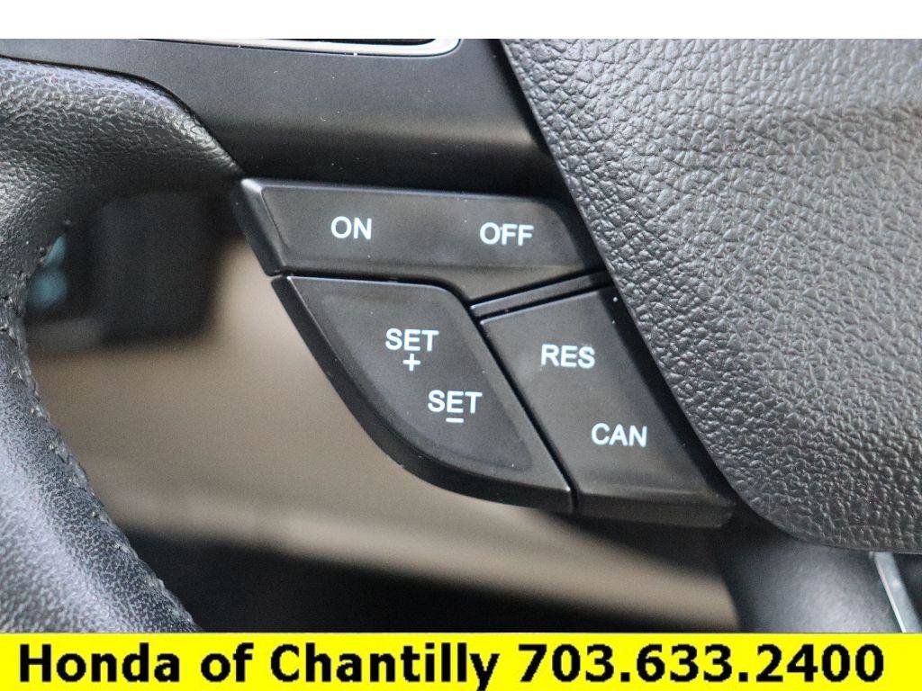 Used 2018 Ford Focus SE w/ SE Appearance Package image 14