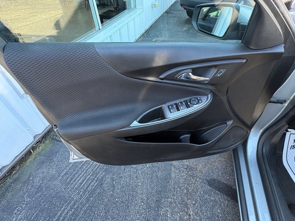 Used 2023 Chevrolet Malibu LS w/ Driver Confidence Package FWD image 7