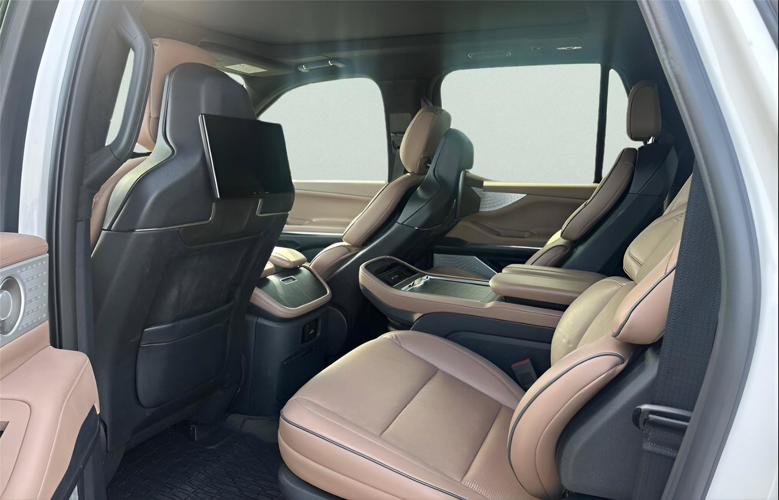 Used 2025 Lincoln Navigator L Black Label AWD/4WD image 10