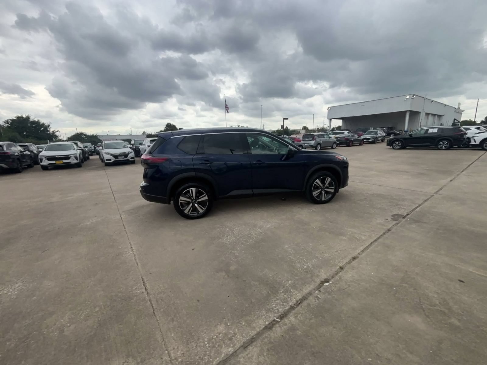 Used 2026 Nissan Rogue SL FWD image 15