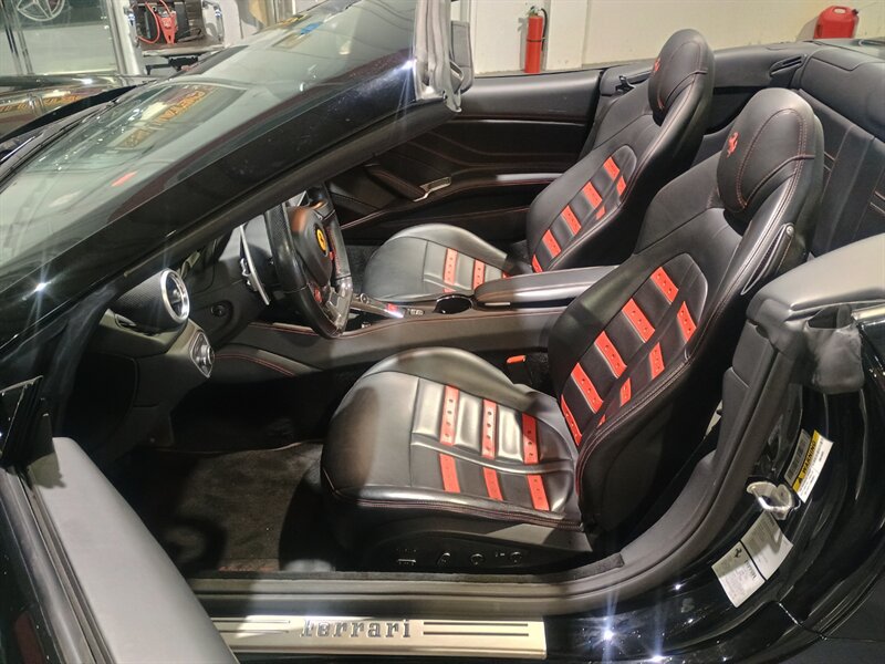 Used 2018 Ferrari California T RWD image 13