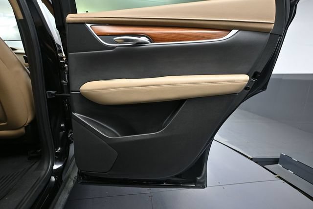 Used 2019 Cadillac XT5 Platinum AWD/4WD image 45