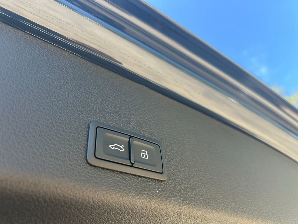 Used 2024 Audi Q8 e-tron Premium Plus w/ Premium Plus Package AWD/4WD image 46