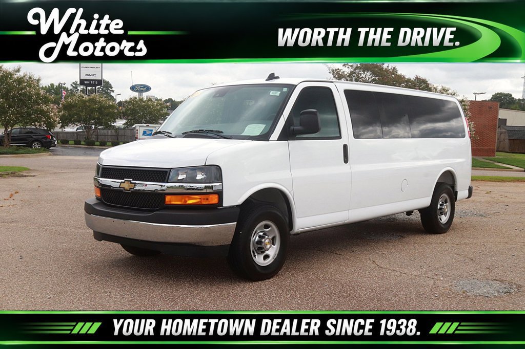 Used 2025 Chevrolet Express 3500 LT w/ LT Preferred Equipment Group RWD image 1