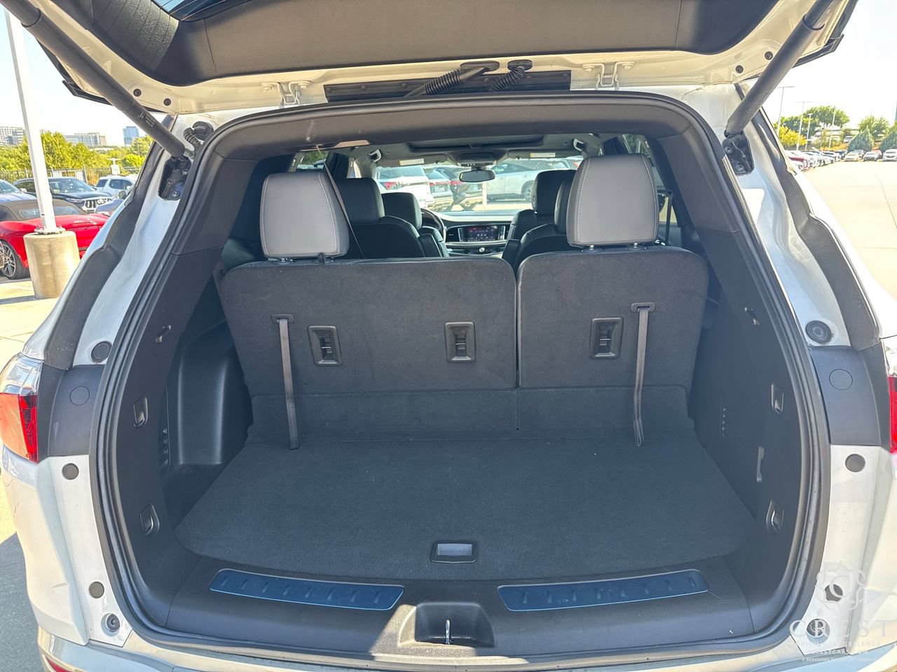 Used 2024 Buick Enclave Essence w/ Experience Buick Package FWD image 26