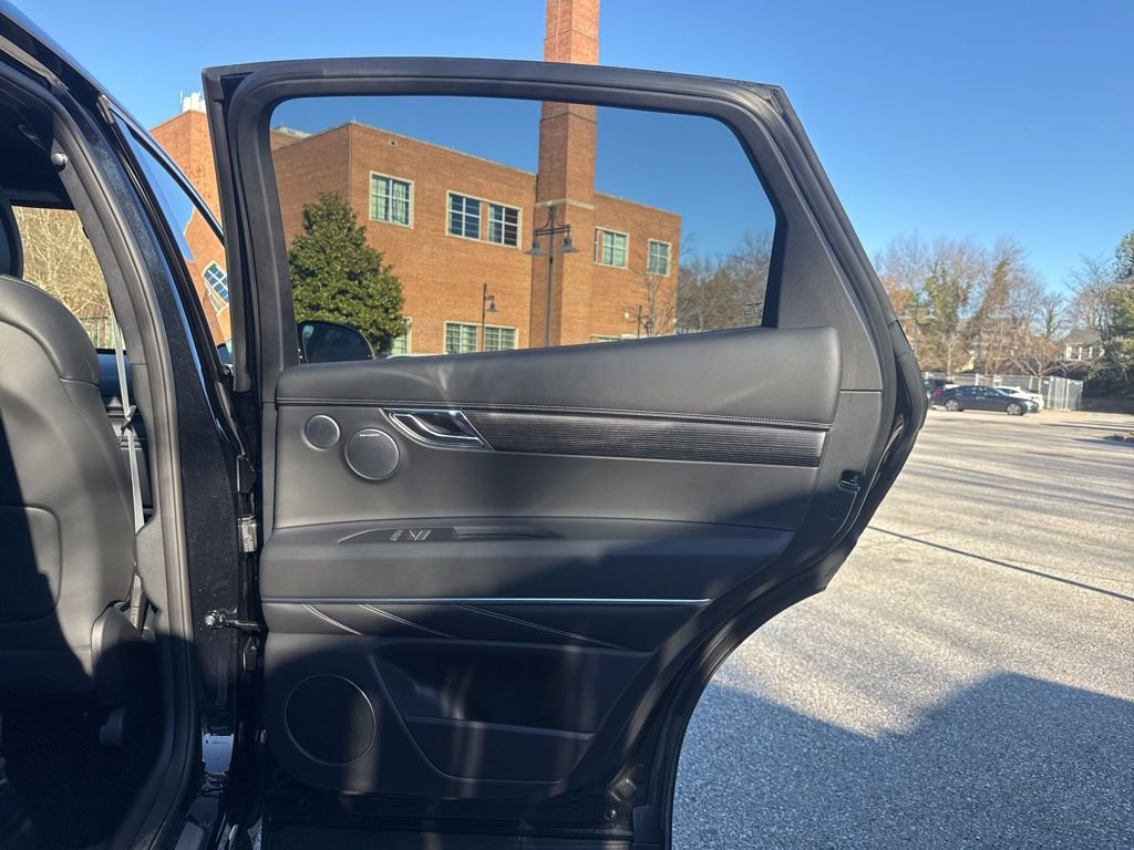 Certified 2025 Genesis GV80 3.5T image 29