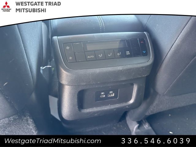 Used 2022 Nissan Pathfinder SV image 17