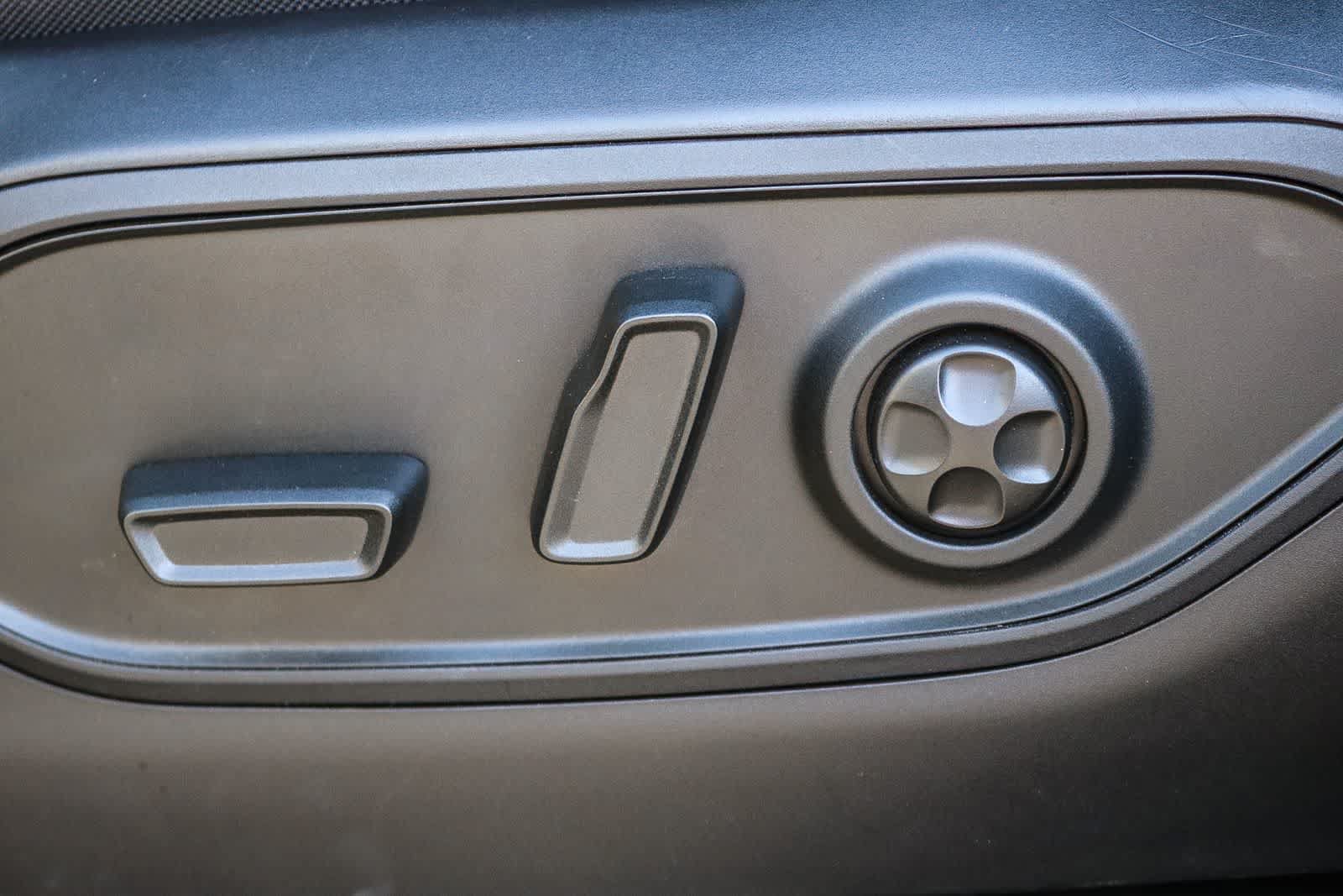 Used 2025 Jeep Grand Cherokee Laredo X RWD image 22