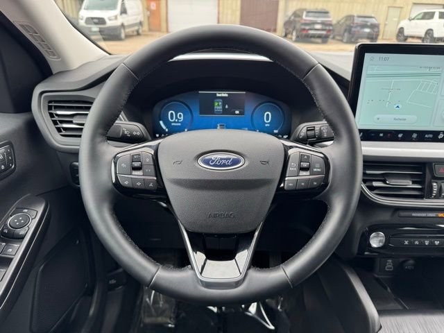 Certified 2025 Ford Escape Platinum AWD/4WD image 28