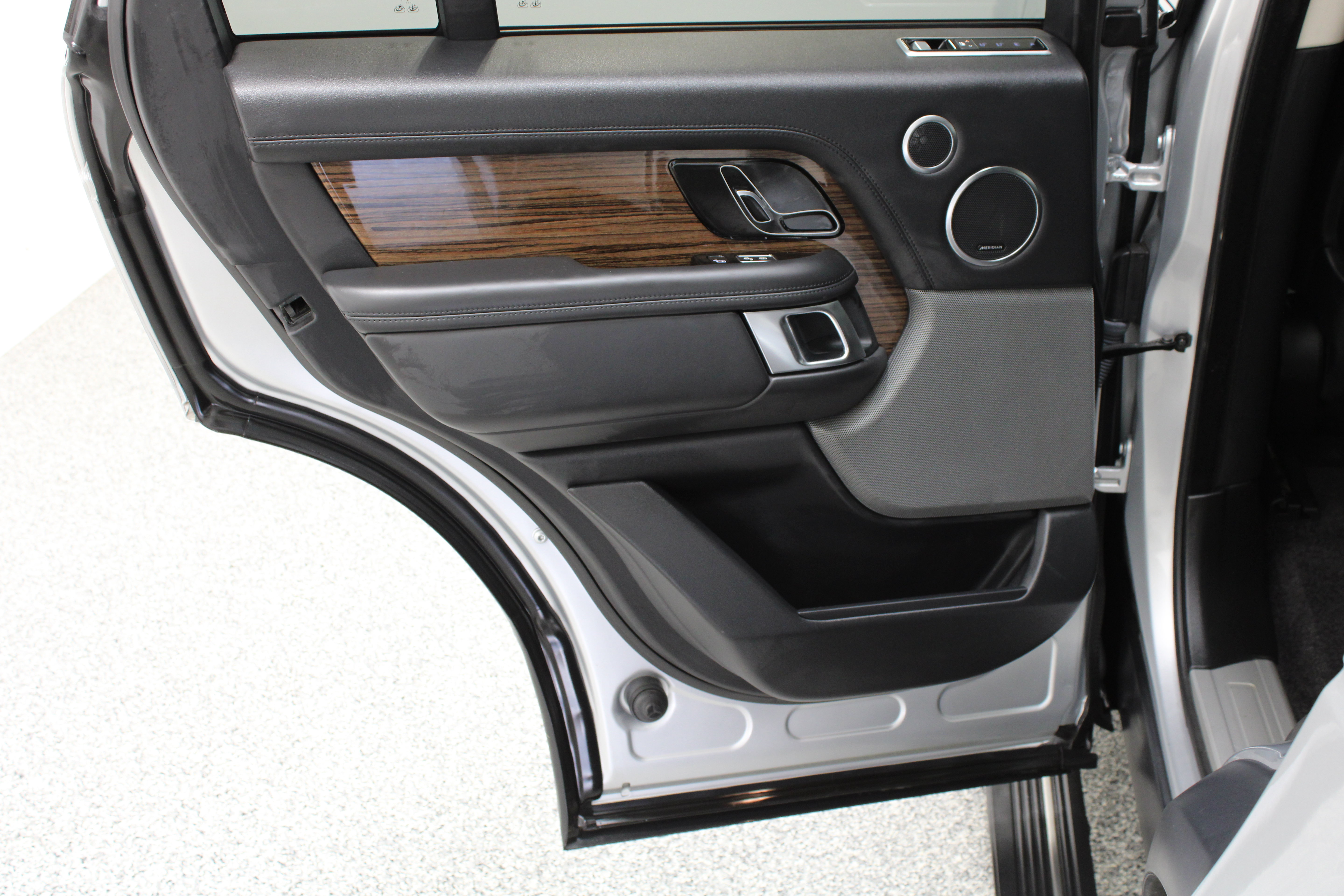 Used 2019 Land Rover Range Rover HSE AWD/4WD image 27