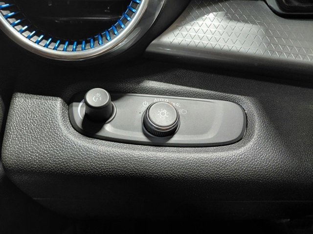 Used 2025 Chevrolet Trax LT image 28